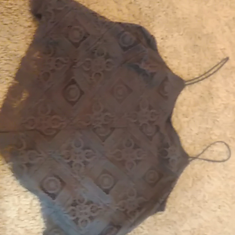 Gray lace cropped tank top